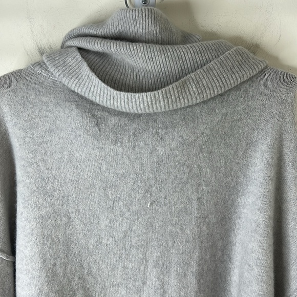 FREE PEOPLE Keep a Secret Light Gray Funnel Neck Cashmere Tunic Size Large - Picture 13 of 16